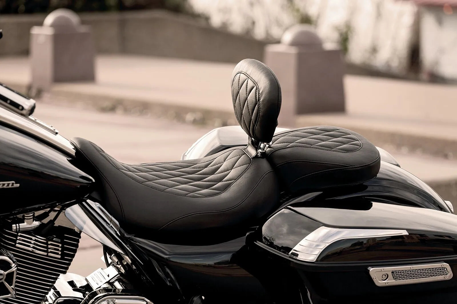 Mustang Wide Tripper Rear Seat - 11.5" - For Harley Davidson