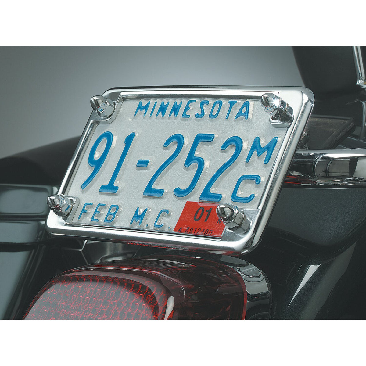 Kuryakyn Road King laydown license plate bracket