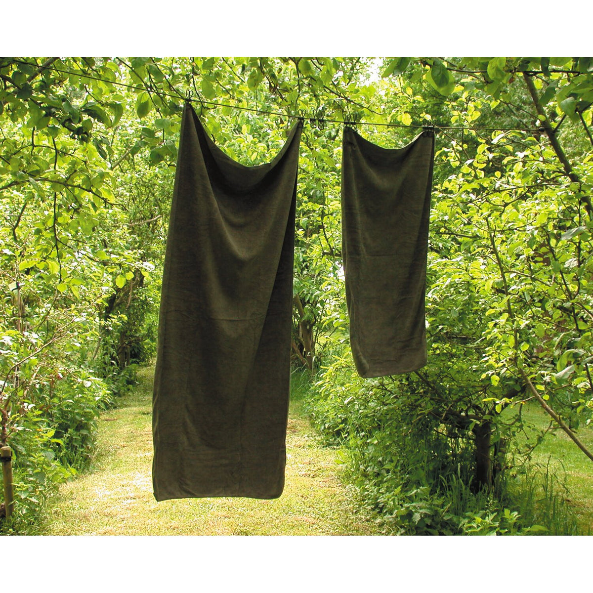 Army Surplus Fosco clothesline with 8 utility hooks