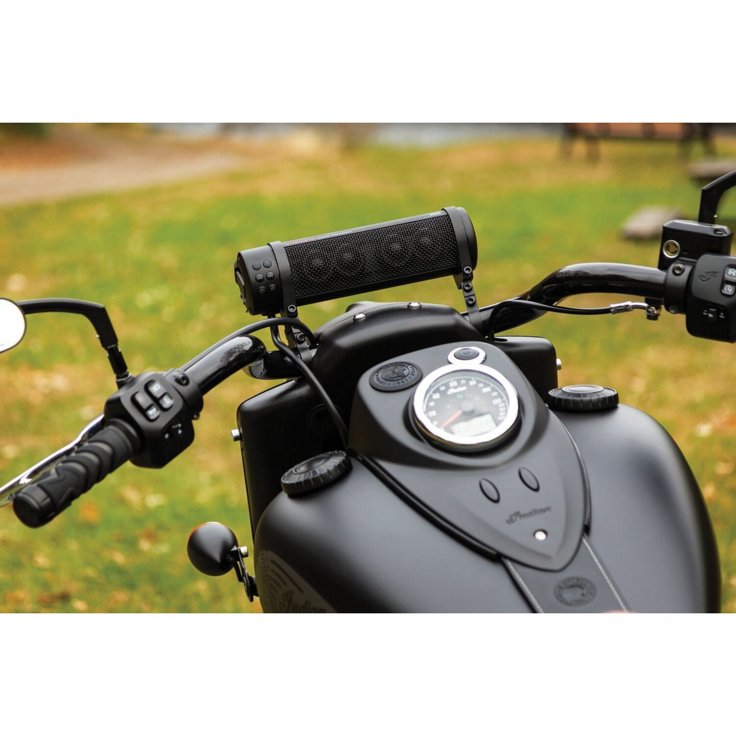 Kuryakyn Road thunder sound bar plus