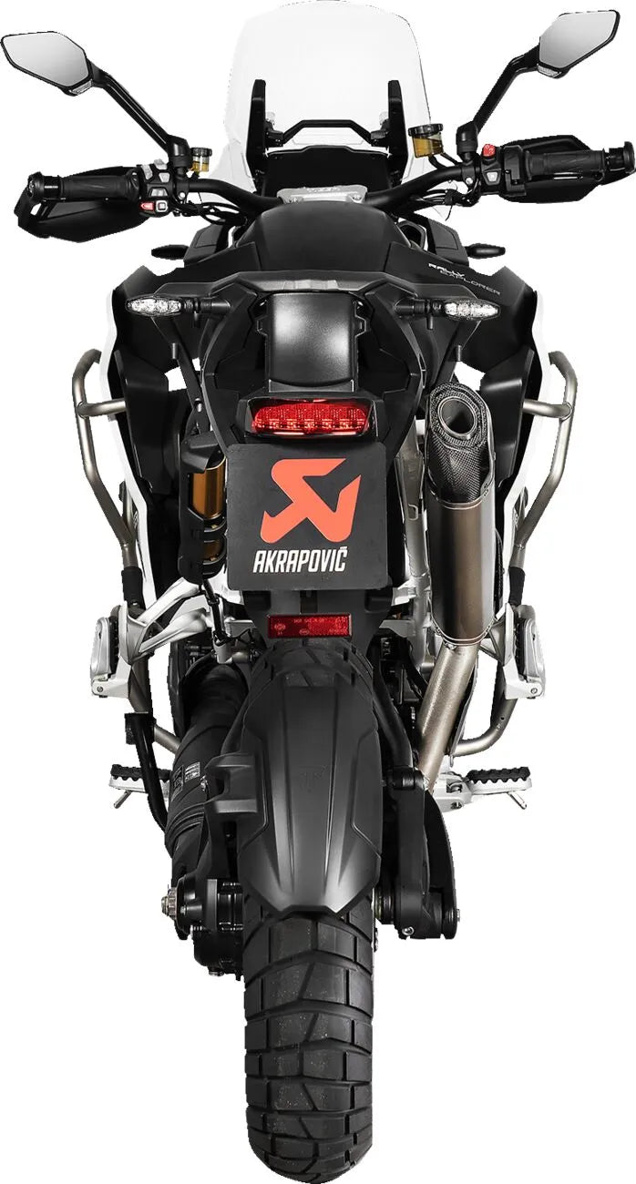 Akrapovic Slip-On Line Ljuddämpare Med Kolfiber Ändstycke - ECE Väglaglig