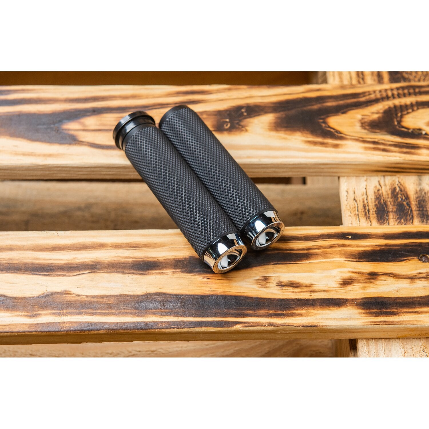 Rough Crafts knurled rubber handlebar grips - Chrome
