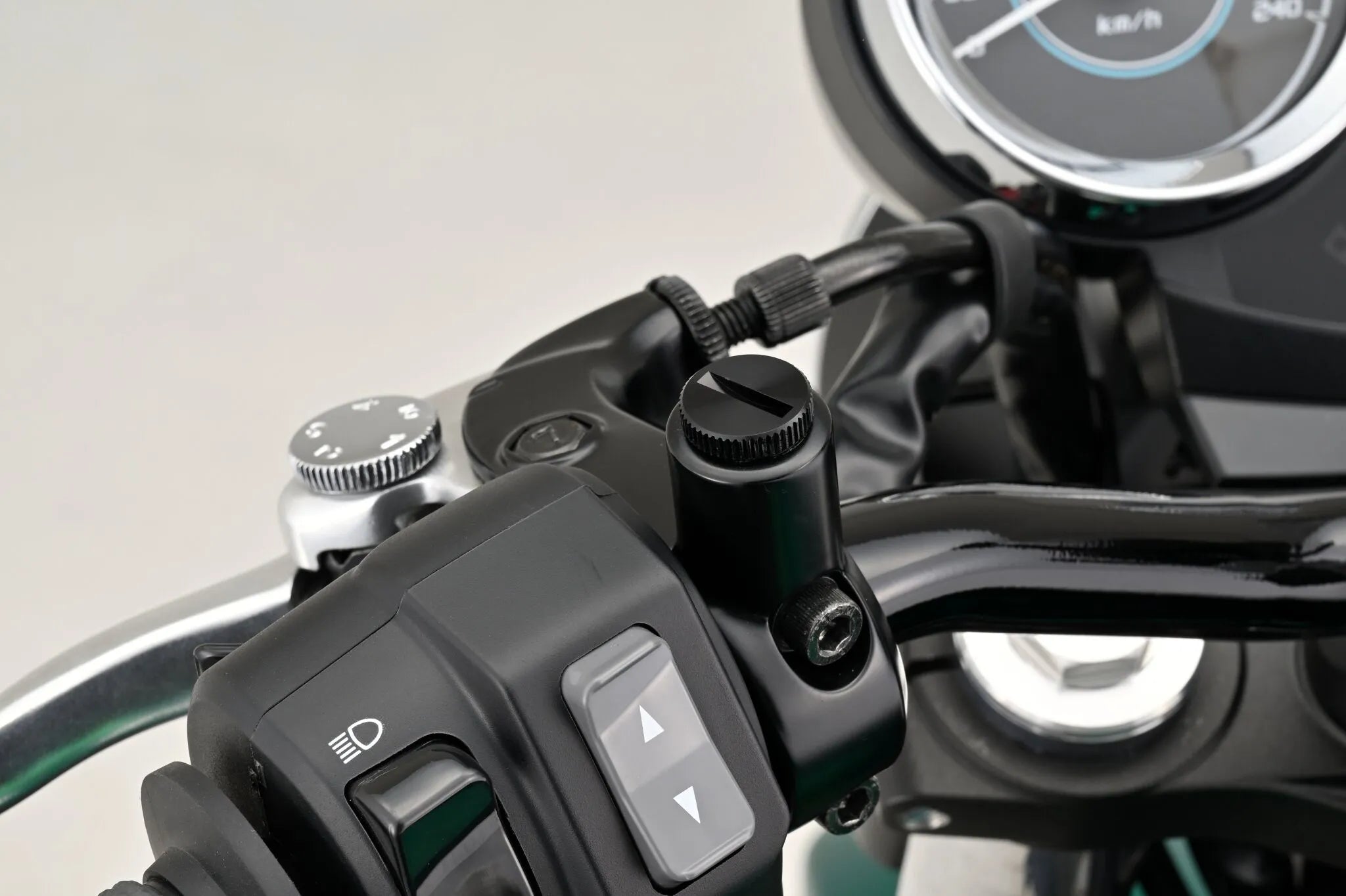 Daytona Mirror Plug Bolt M10 X 1.25 Thread