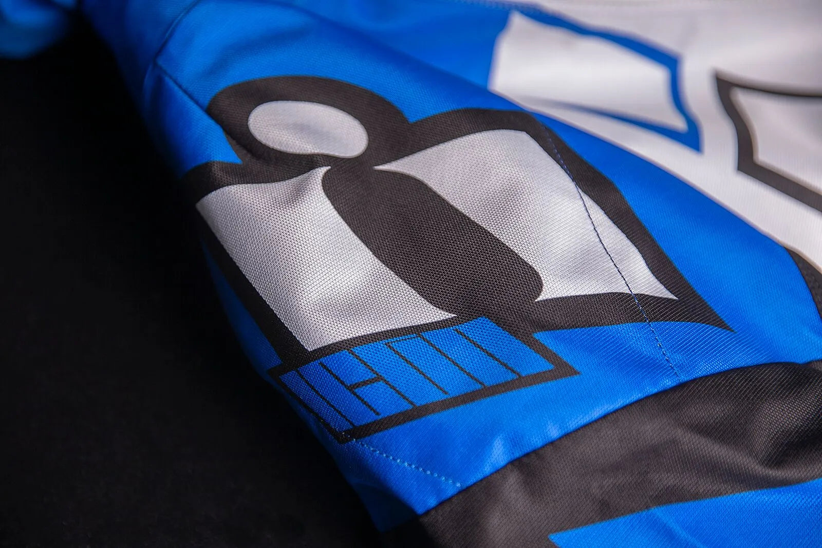 Icon Airform Retro Jacket - Black/Blue/White