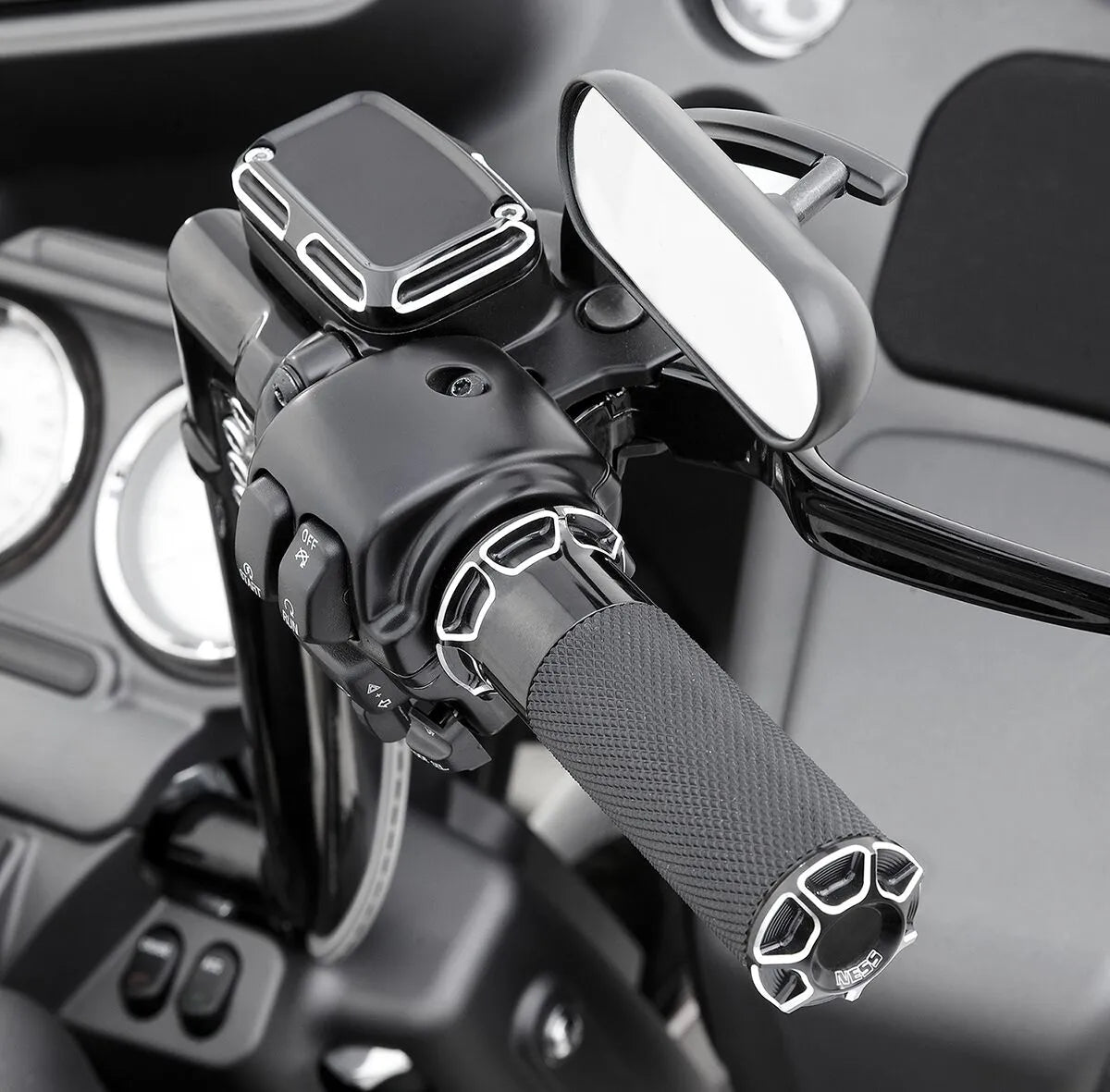 Arlen Ness Beveled Grips - Black Anodized