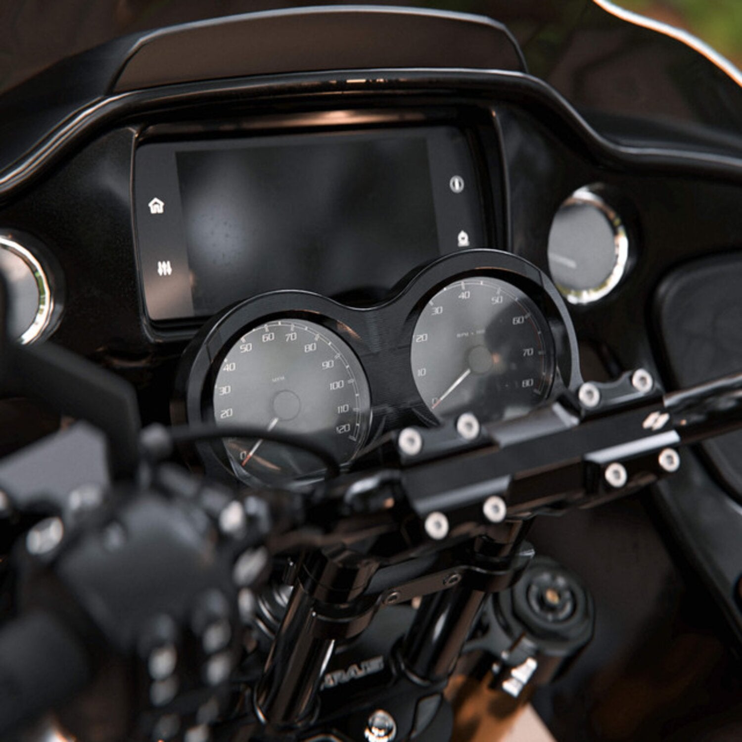Kraus Road Glide Gauge Bezel - LUX face - Black