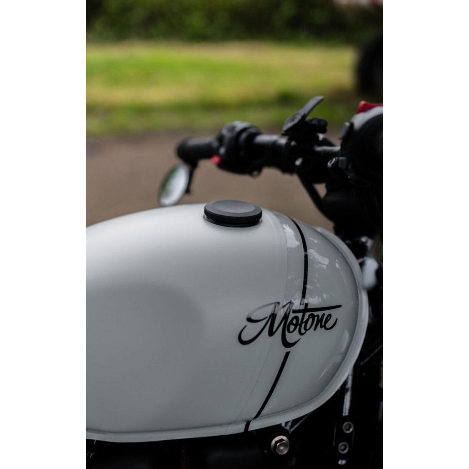 Motone Jetson dished low profile gas cap - Black