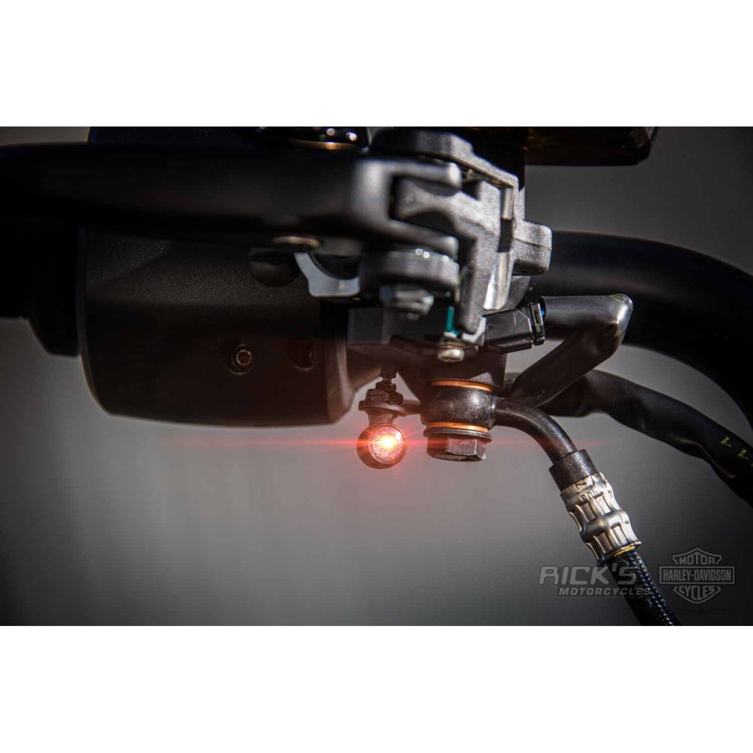 Rick's Motorcycles turn signal brackets Atto front - Black