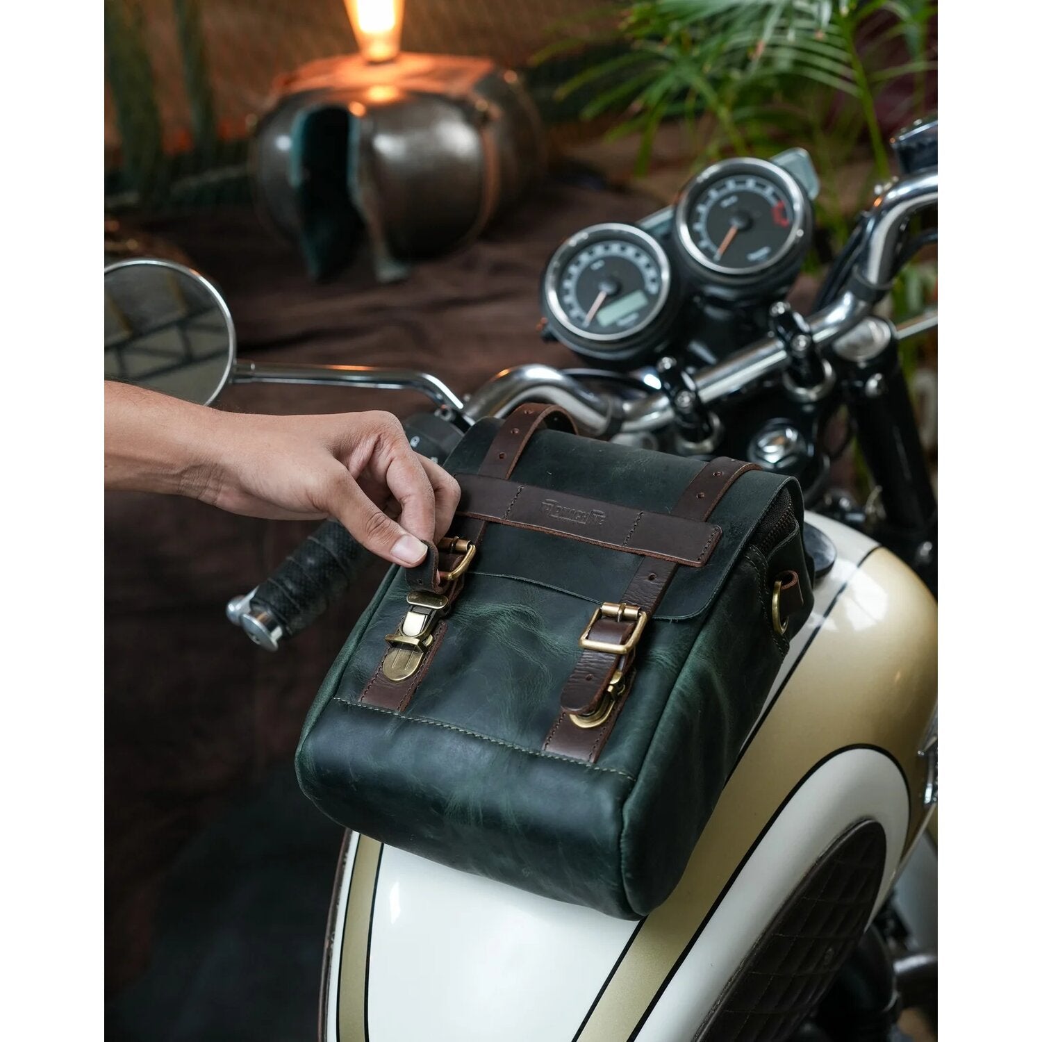 Trip Machine tank and tail bag - 4.4 liter - Forest Green