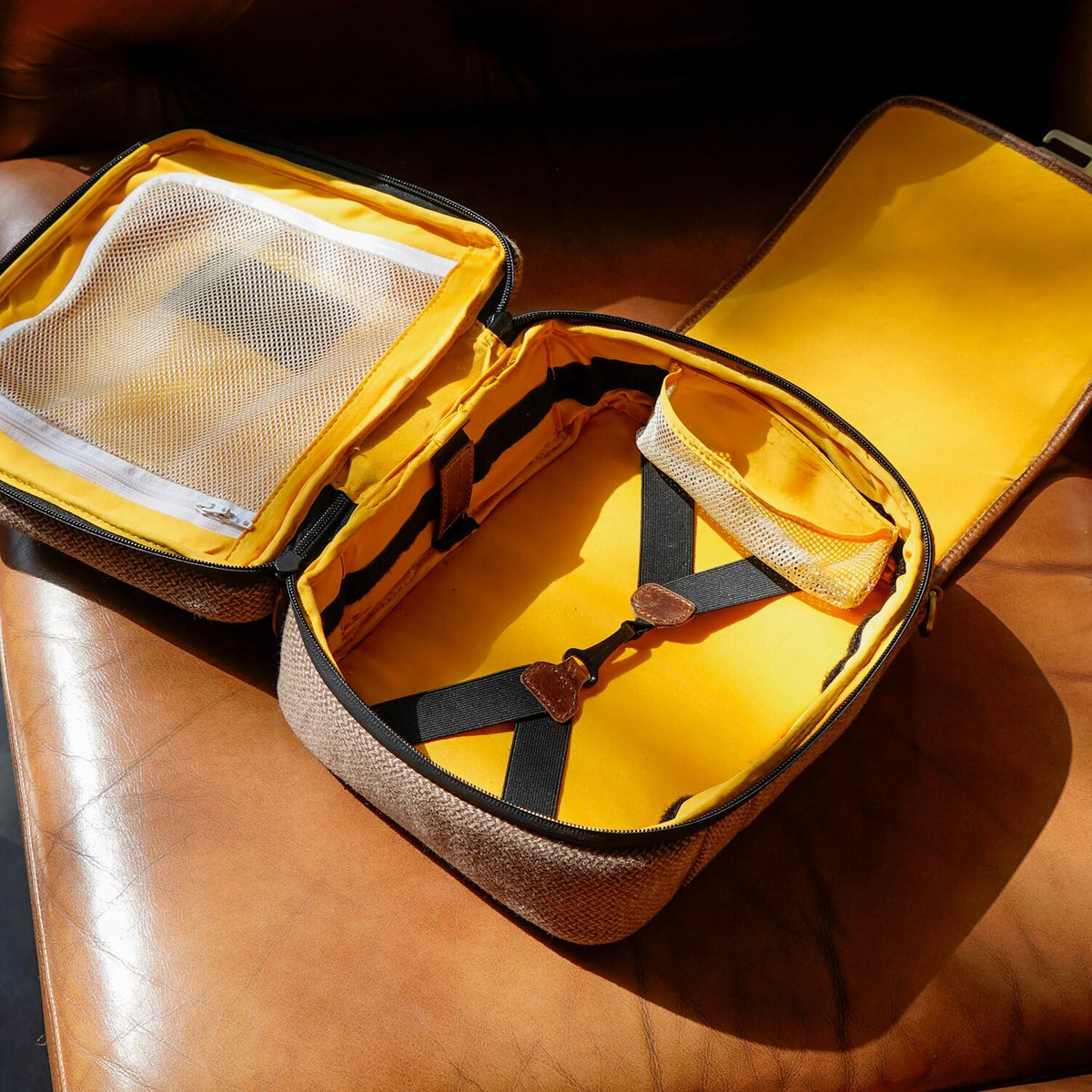 Trip Machine x DGR Cartographer tank bag cognac