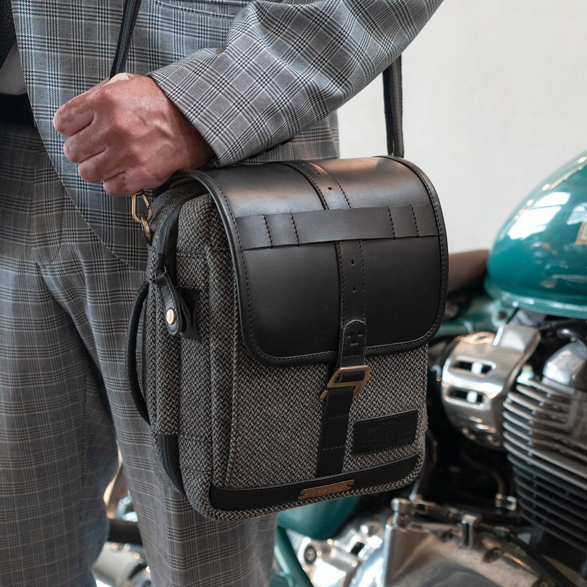 Trip Machine x DGR Cartographer tank bag black