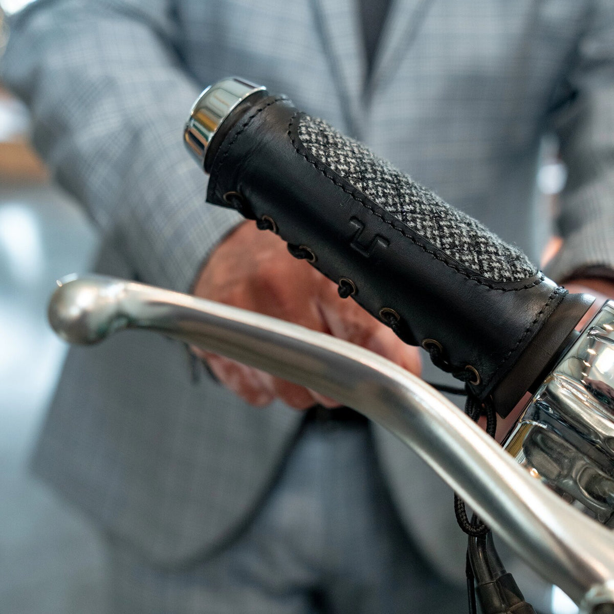Trip Machine x DGR Haberdash Grips 12cm black