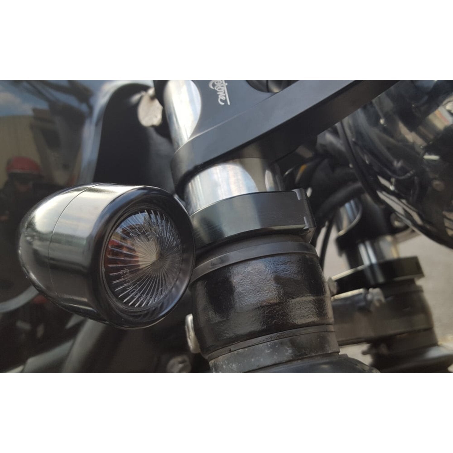 Motone Wrap-around turn signal brackets 39mm forks