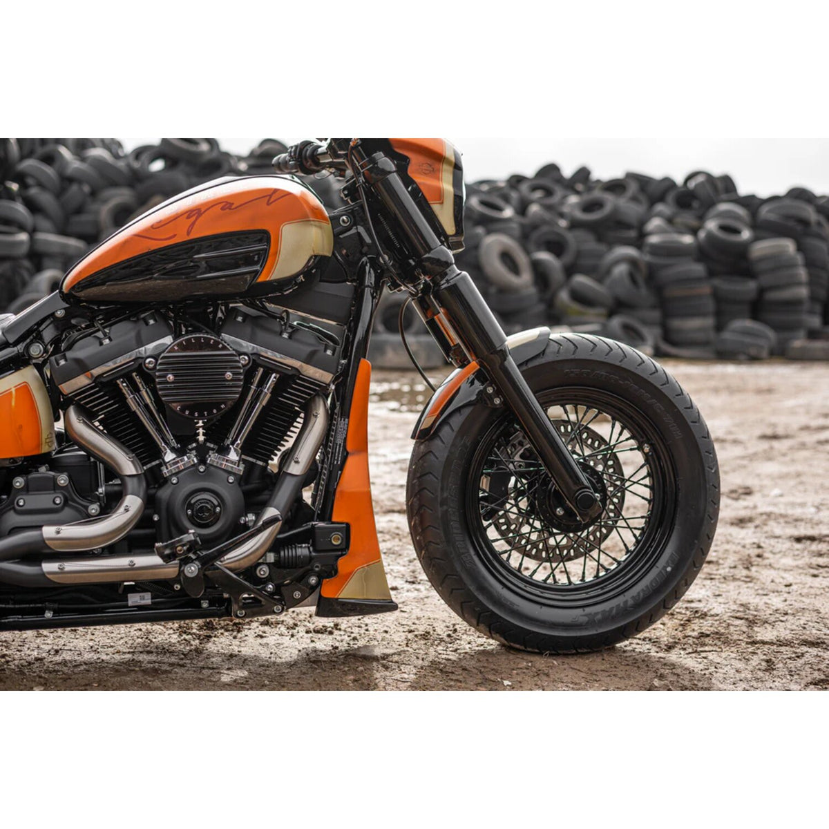 Killer Custom 'Avenger' M8 Softail gas tank cover & console