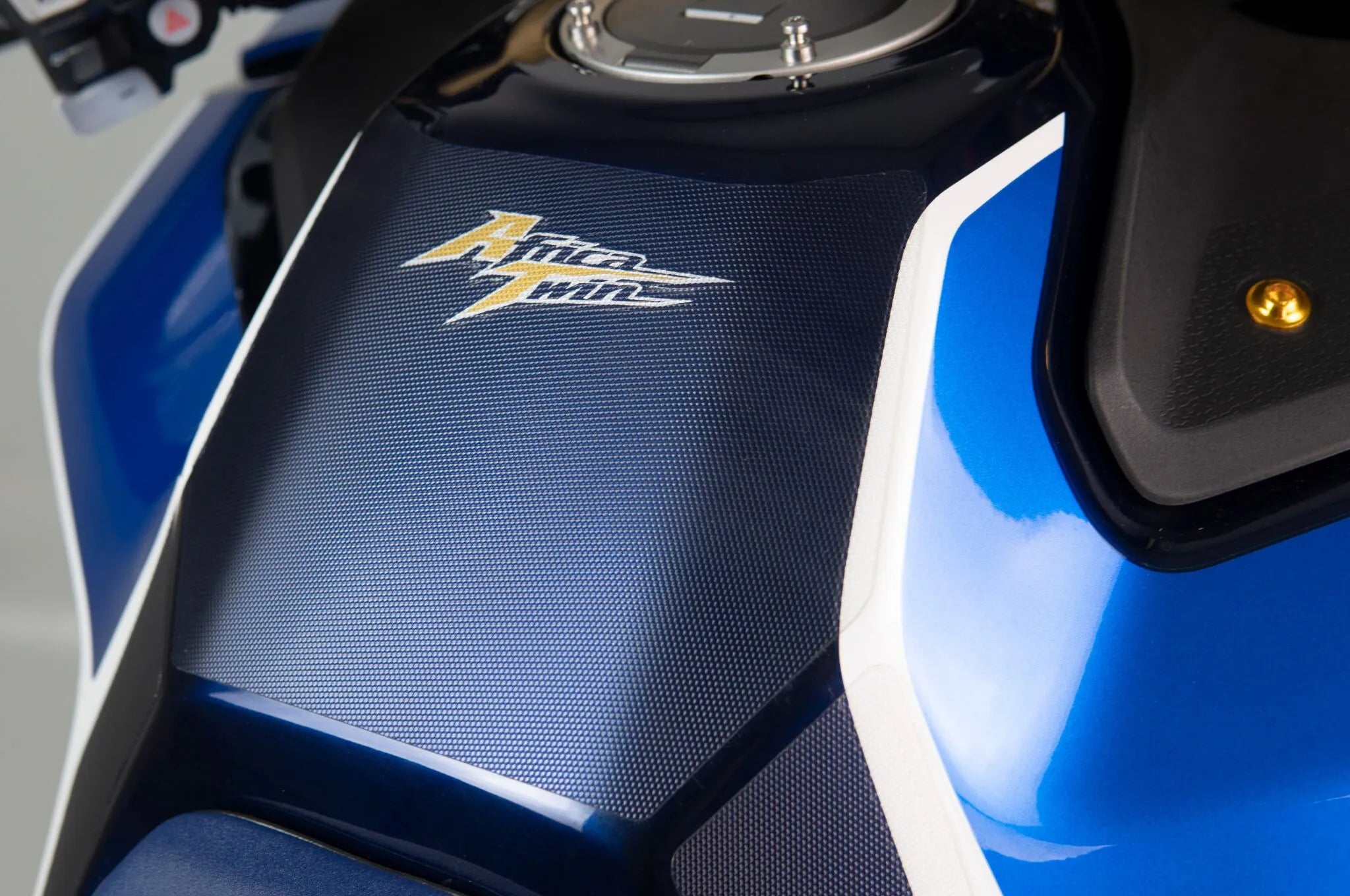 Uniracing Scratch Saver For Honda - Clear Vinyl Tank Protector