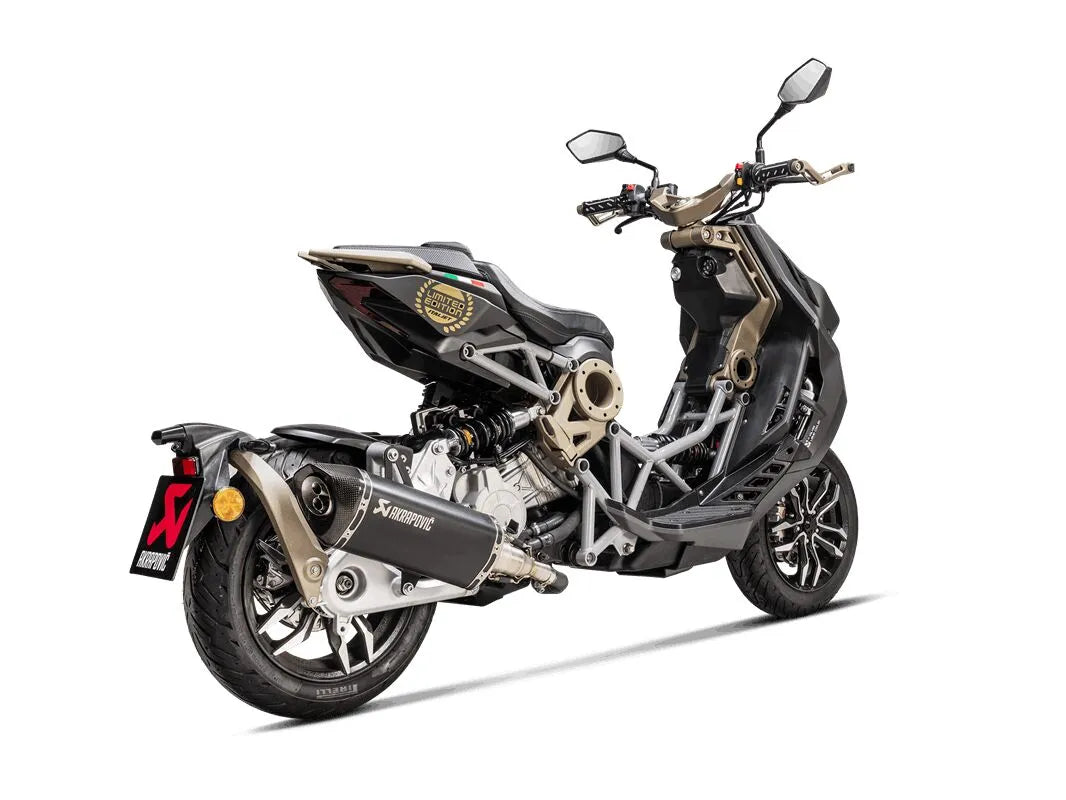 Akrapovic Slip-on Line Ljuddämpare För Scootrar - ECE Väglaglig