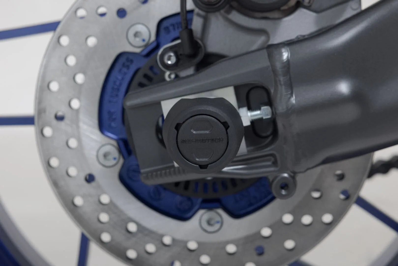 Sw-motech Rear Axle Slider Set