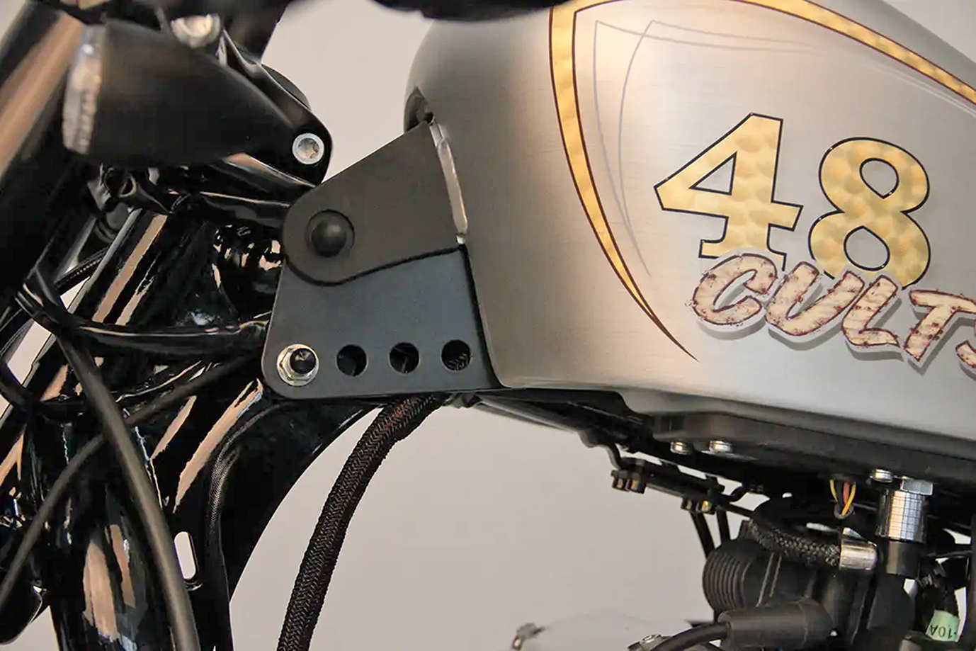 Cult-Werk Tank Lift Kits – Gas- & Oil Tank