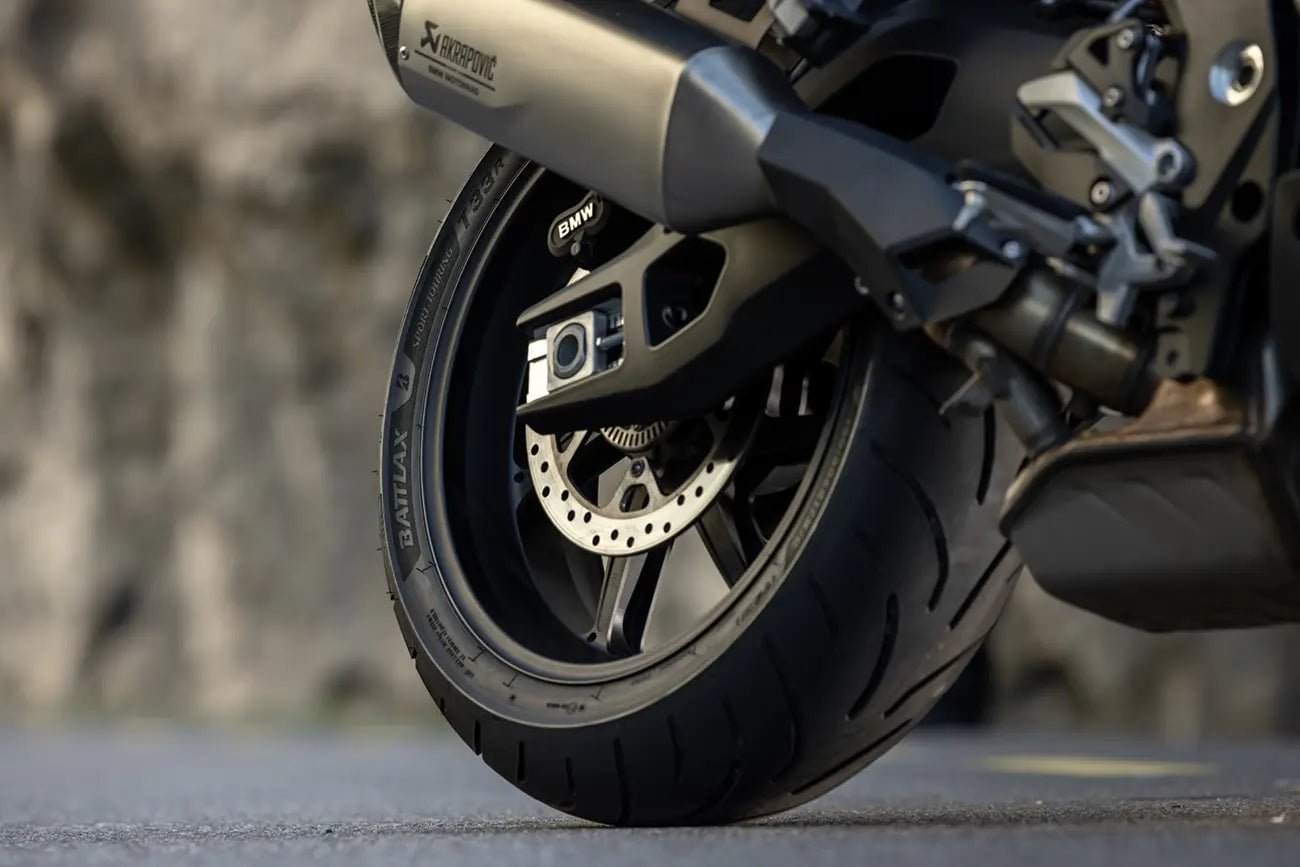 Bridgestone T33 Tire - 190/55zr17 Radial Rear