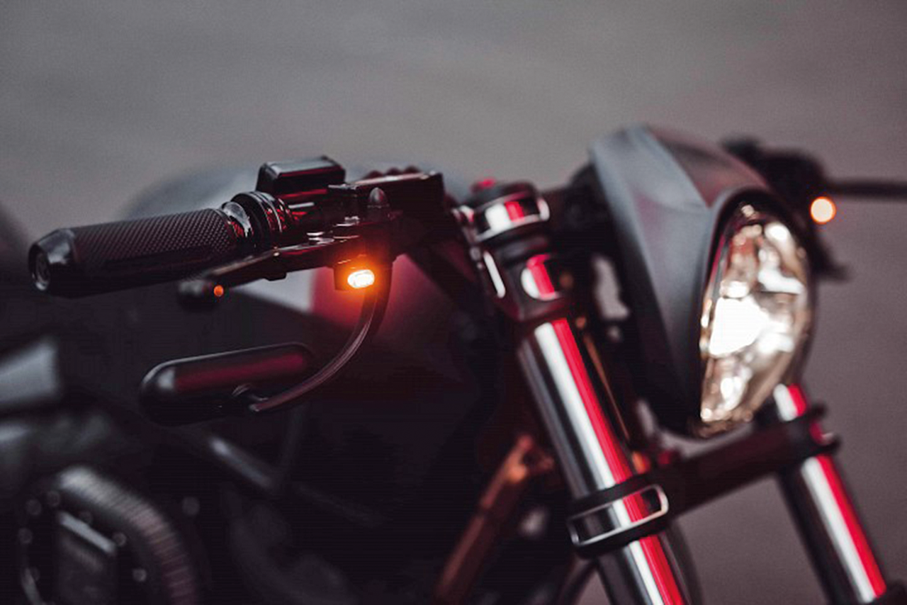Tommy & Sons Universal Front Turn Signals – Electric & Light