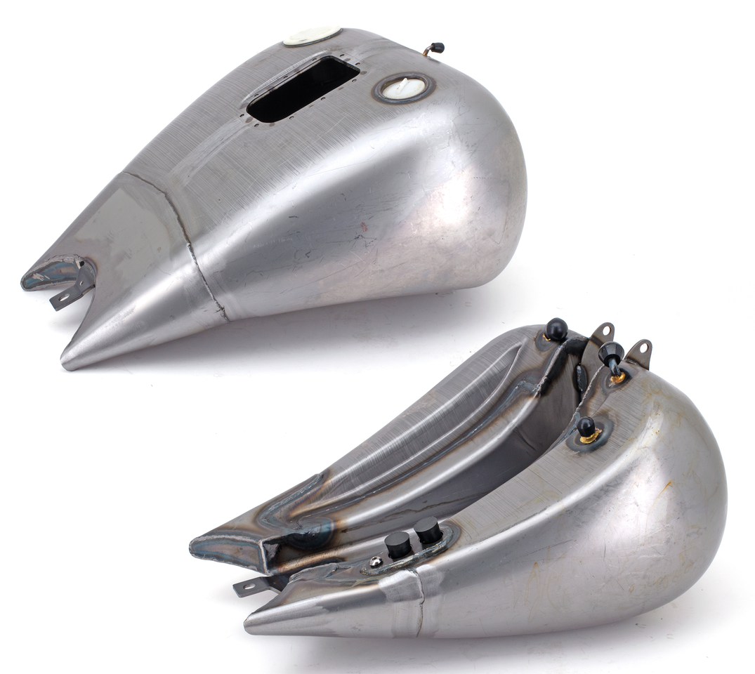Zodiac 2" Stretched Custom Style Tanks with Dash Mount for Softail Twin Cam – Gas- & Oil Tank
